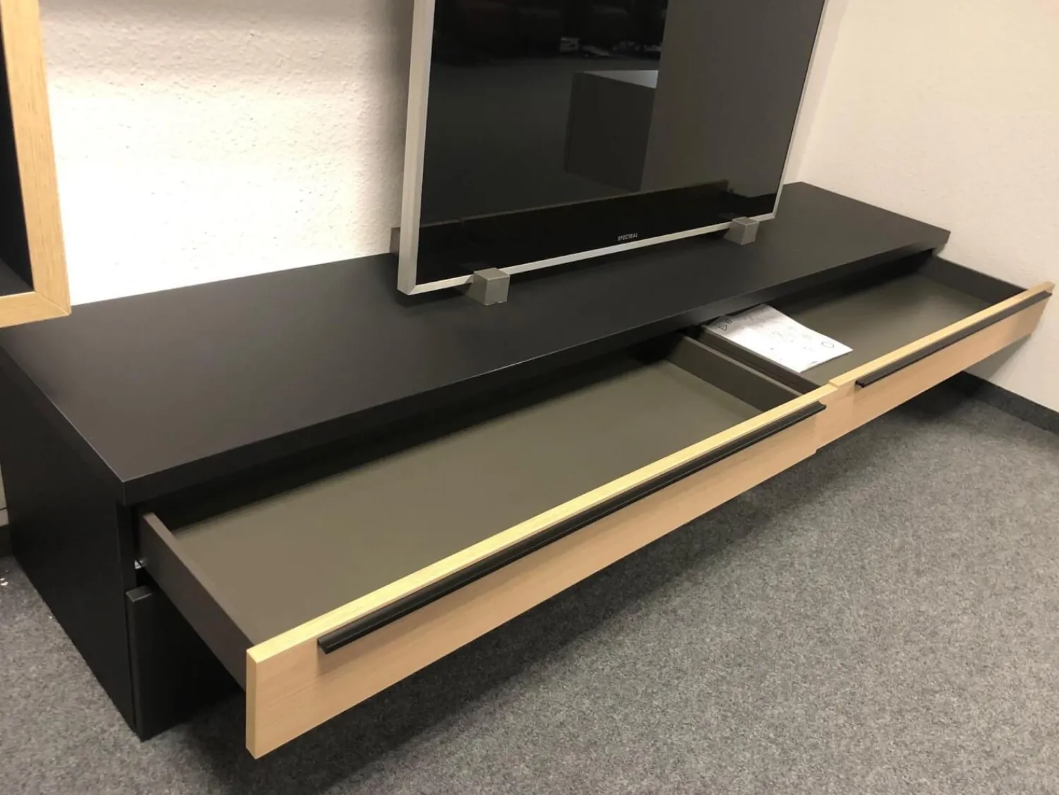 Hülsta Wohnwände & Tv-Lowboards|Wohnwand Now Touch Super Matt Schwarz Akzente Samteiche Natur Metallgriffe Schwarz