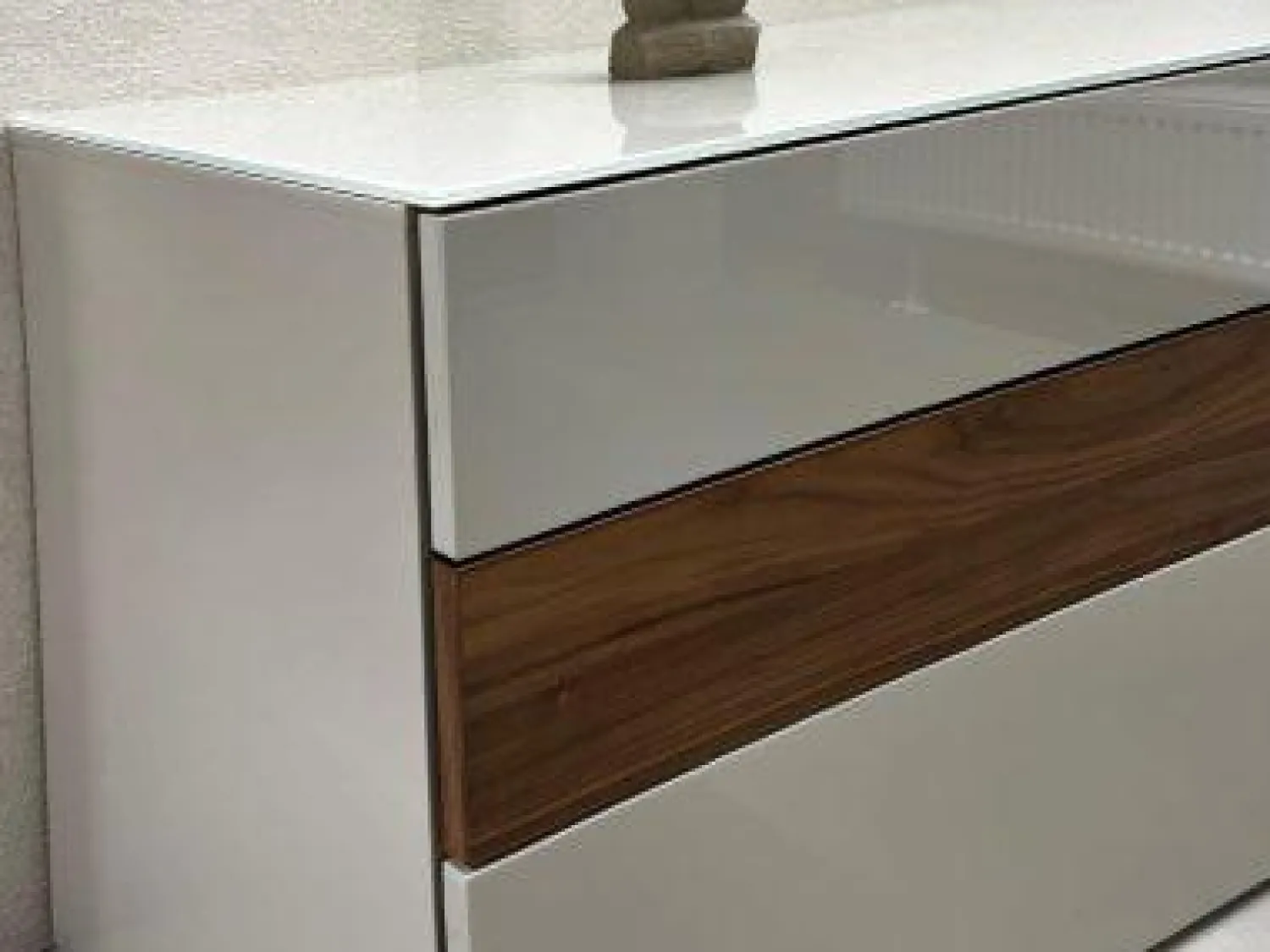 Hülsta Wohnwände & Tv-Lowboards|Wohnwand Now Vision C18 Lack Seidengrau Hochglanz Akzent Kernnussbaum Inklusive Couchtisch