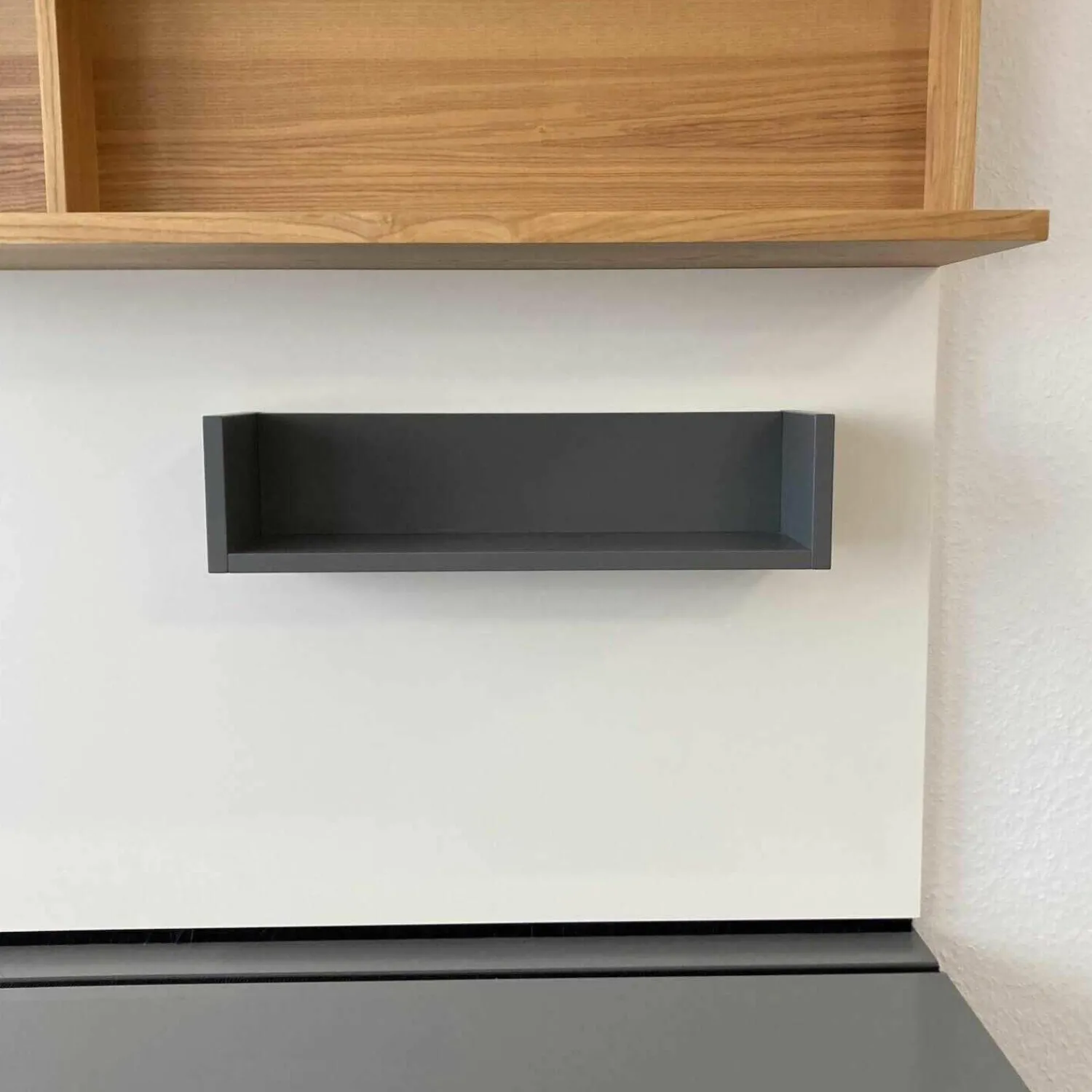 Priel Wohnwände & Tv-Lowboards|Wohnwand Pesaro Dunkelgrau Kernesche mit Beleuchtung