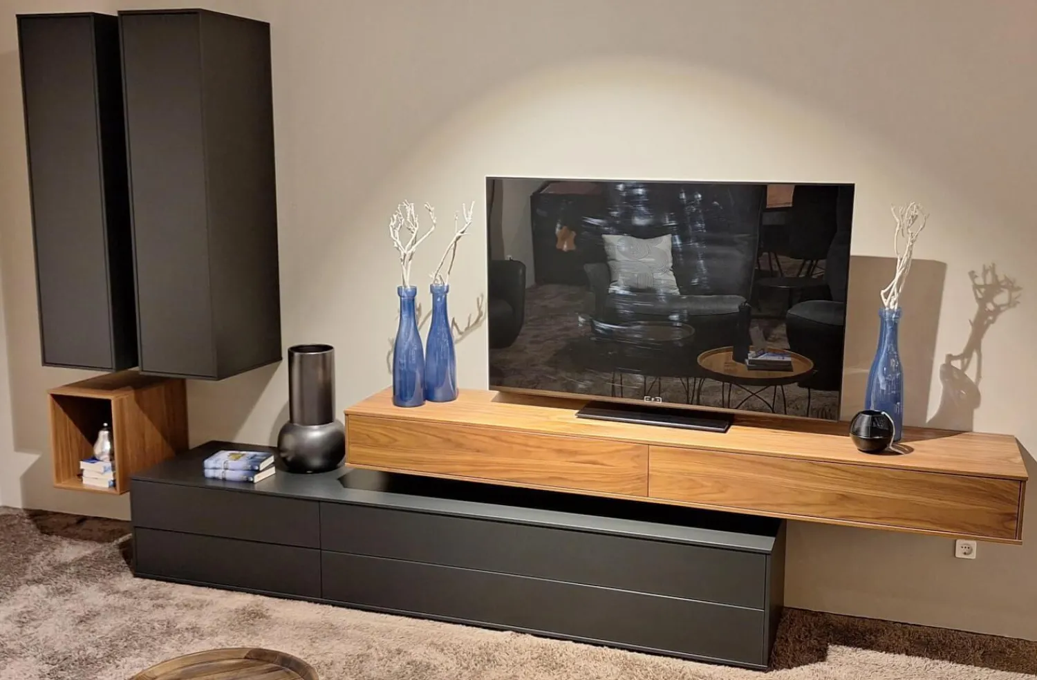 Paul Lindberg Wohnwände & Tv-Lowboards|Wohnwand pl.Cera Lack Anthrazit Nussbaum Natur Furniert
