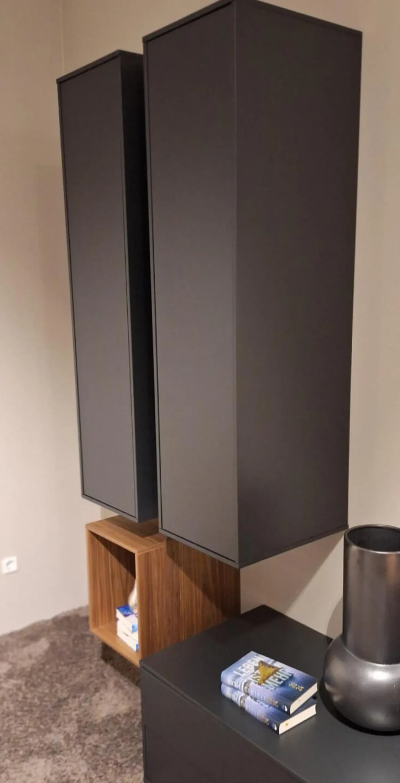 Paul Lindberg Wohnwände & Tv-Lowboards|Wohnwand pl.Cera Lack Anthrazit Nussbaum Natur Furniert