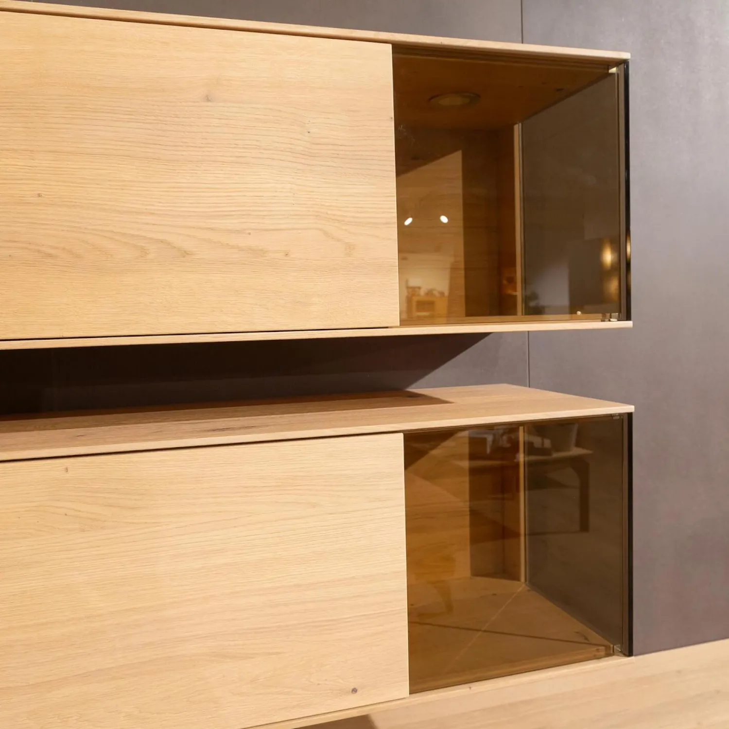 Anrei Wohnwände & Tv-Lowboards|Wohnwand Puro 109 368 Asteiche Gebürstet Weiß Geölt Metall Sockel Schwarz Matt Mit Glaseinlage Und Beleuchtung