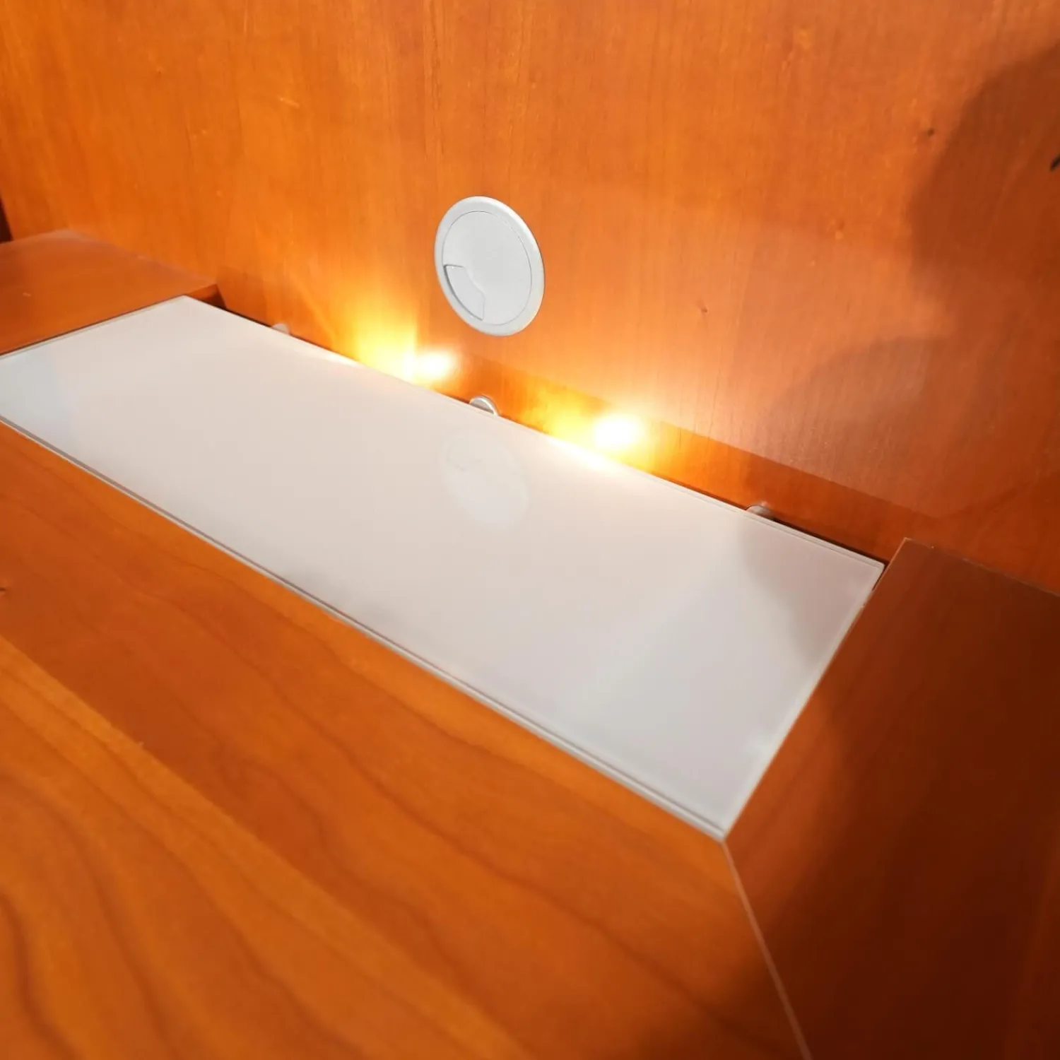 Thielemeyer Wohnwände & Tv-Lowboards|Wohnwand Rio Kirschbaum Inklusive Halo Strahler Und Trafo