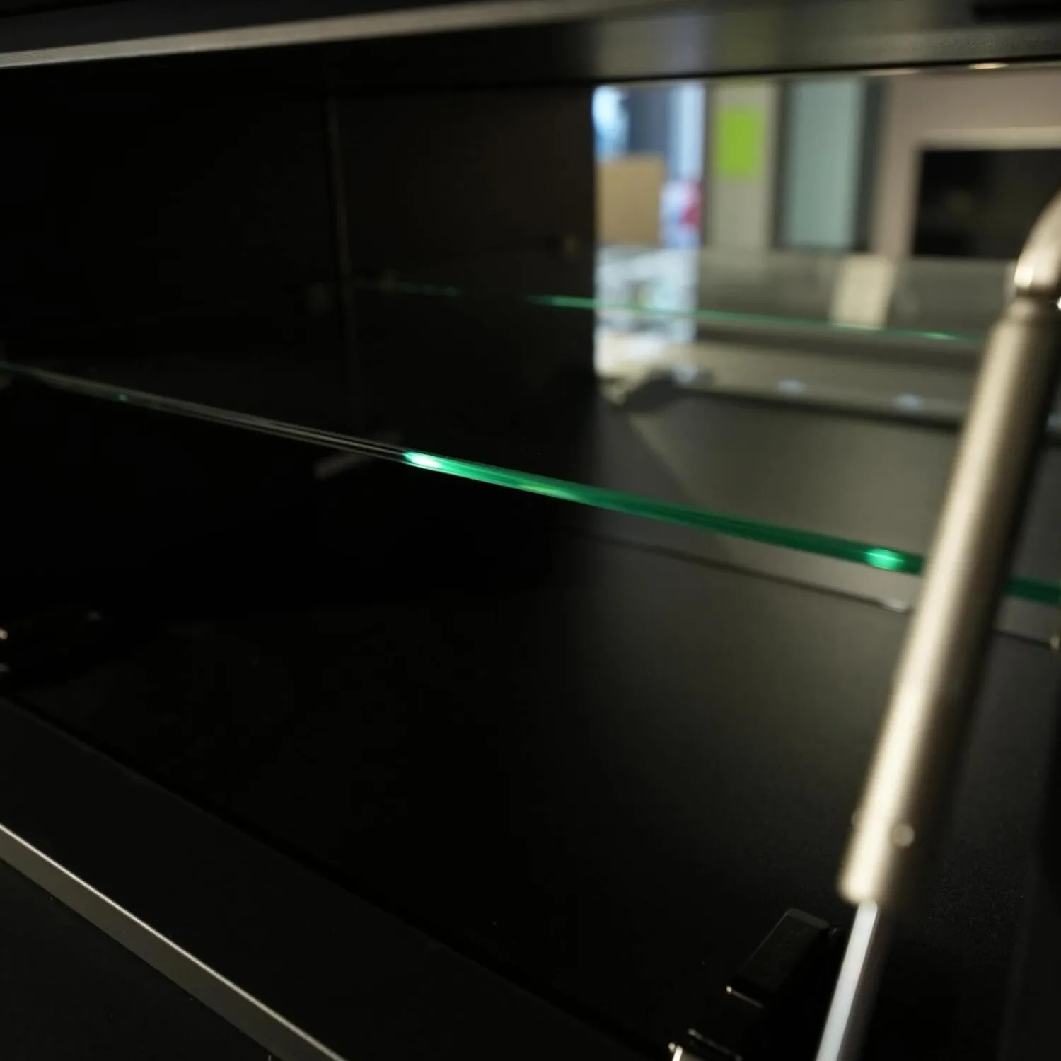 Spectral Smart Furniture Wohnwände & Tv-Lowboards|Wohnwand Scala Glasoberfläche Snow Weiß Satiniert Stofffront SF Silber Mit Soundsystem Und Beleuchtung