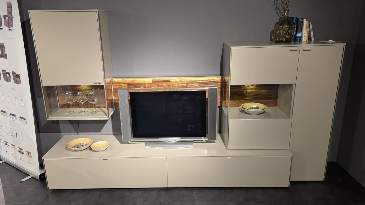 Venjakob Wohnwände & Tv-Lowboards|Wohnwand Sentino Lack Sand Matt Grau Absetzung Spaltholz Nussbaum Geölt Mit Beleuchtung Und Fernbedinung