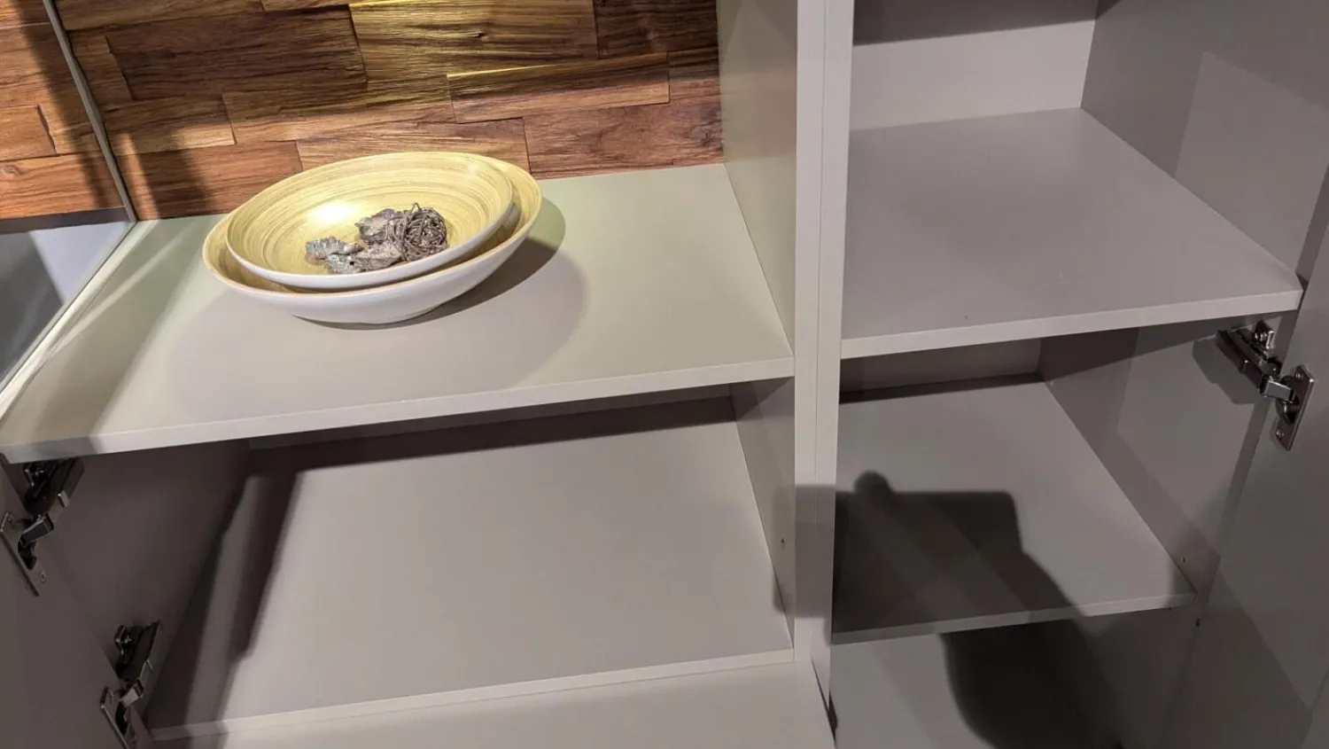 Venjakob Wohnwände & Tv-Lowboards|Wohnwand Sentino Lack Sand Matt Grau Absetzung Spaltholz Nussbaum Geölt Mit Beleuchtung Und Fernbedinung