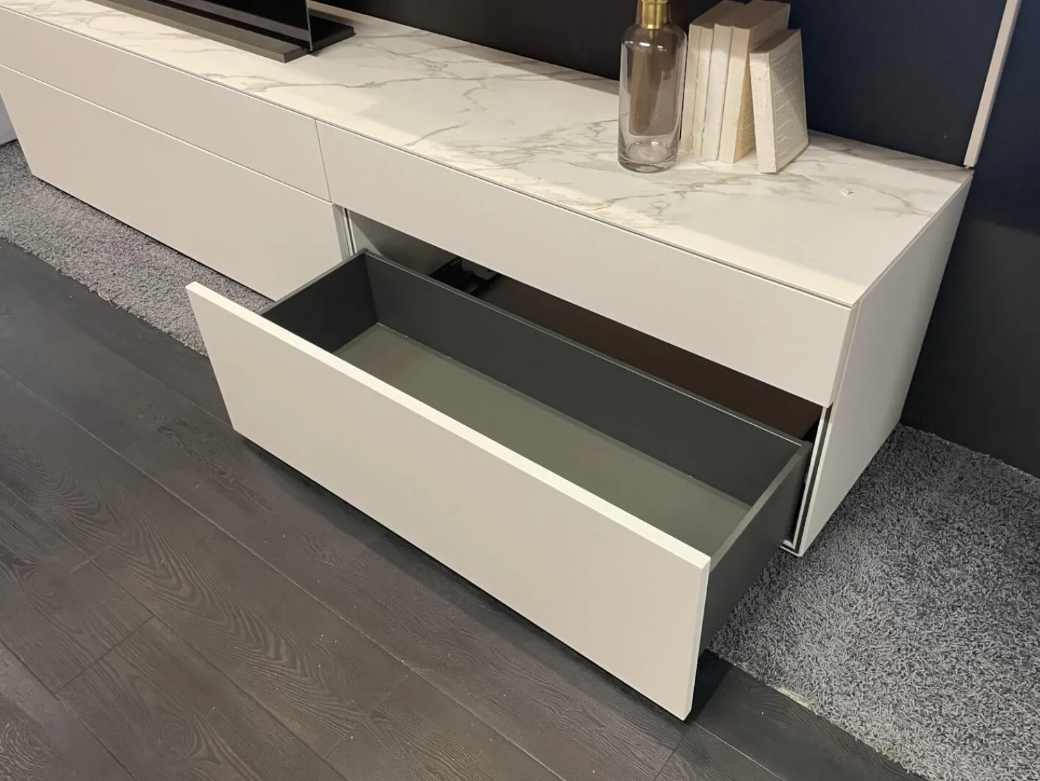 Hülsta Wohnwände & Tv-Lowboards|Wohnwand Tetrim A Korpus Und Front Lack Reinweiß Weiß Und Eiche Natur Rahmen Silberfarbig Mit LED Beleuchtung