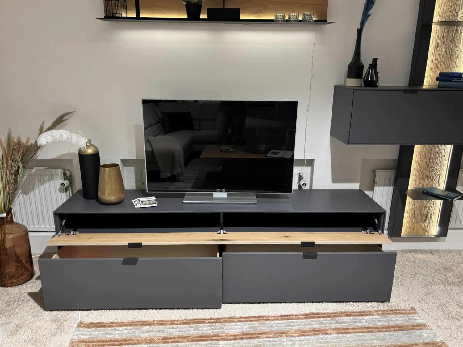 Natura Wohnwände & Tv-Lowboards|Wohnwand Tucson Lack Graphitgrau Akzent Wildeiche Mit Beleuchtung Und Funkdimmer