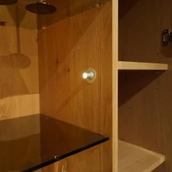 Voglauer Wohnwände & Tv-Lowboards|Wohnwand V Montana Wildeiche Geölt Glasrückwand Optiwhite Weiß Mit Beleuchtung Inklusive 2 Vitrinen