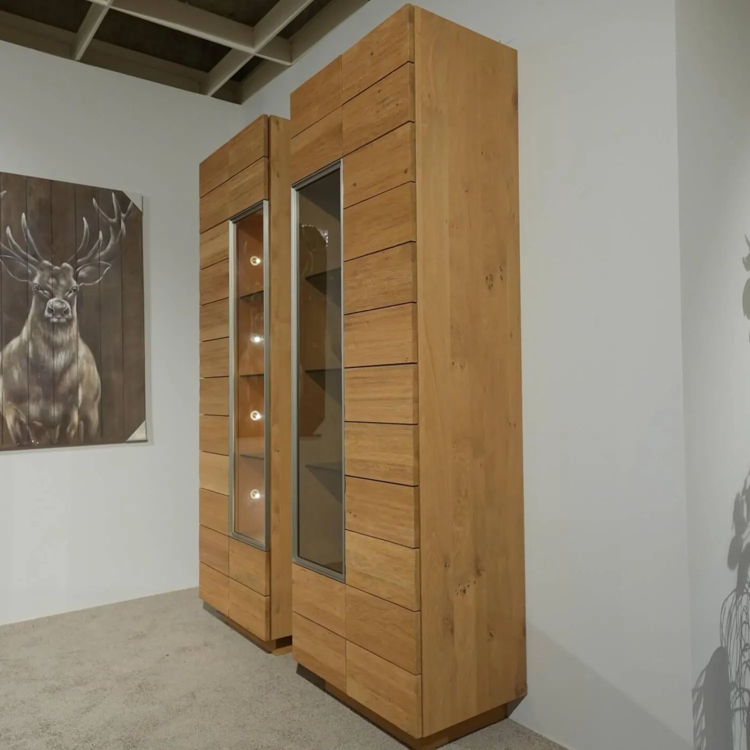 Voglauer Wohnwände & Tv-Lowboards|Wohnwand V Montana Wildeiche Geölt Glasrückwand Optiwhite Weiß Mit Beleuchtung Inklusive 2 Vitrinen