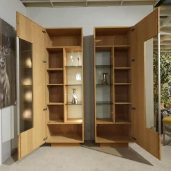 Voglauer Wohnwände & Tv-Lowboards|Wohnwand V Montana Wildeiche Geölt Glasrückwand Optiwhite Weiß Mit Beleuchtung Inklusive 2 Vitrinen