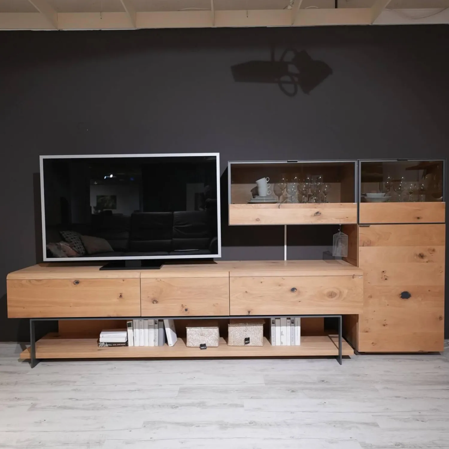 Voglauer Wohnwände & Tv-Lowboards|Wohnwand Vcuben Living Set Wildeiche Rustico Schwarz Inklusive LED-Beleuchtung