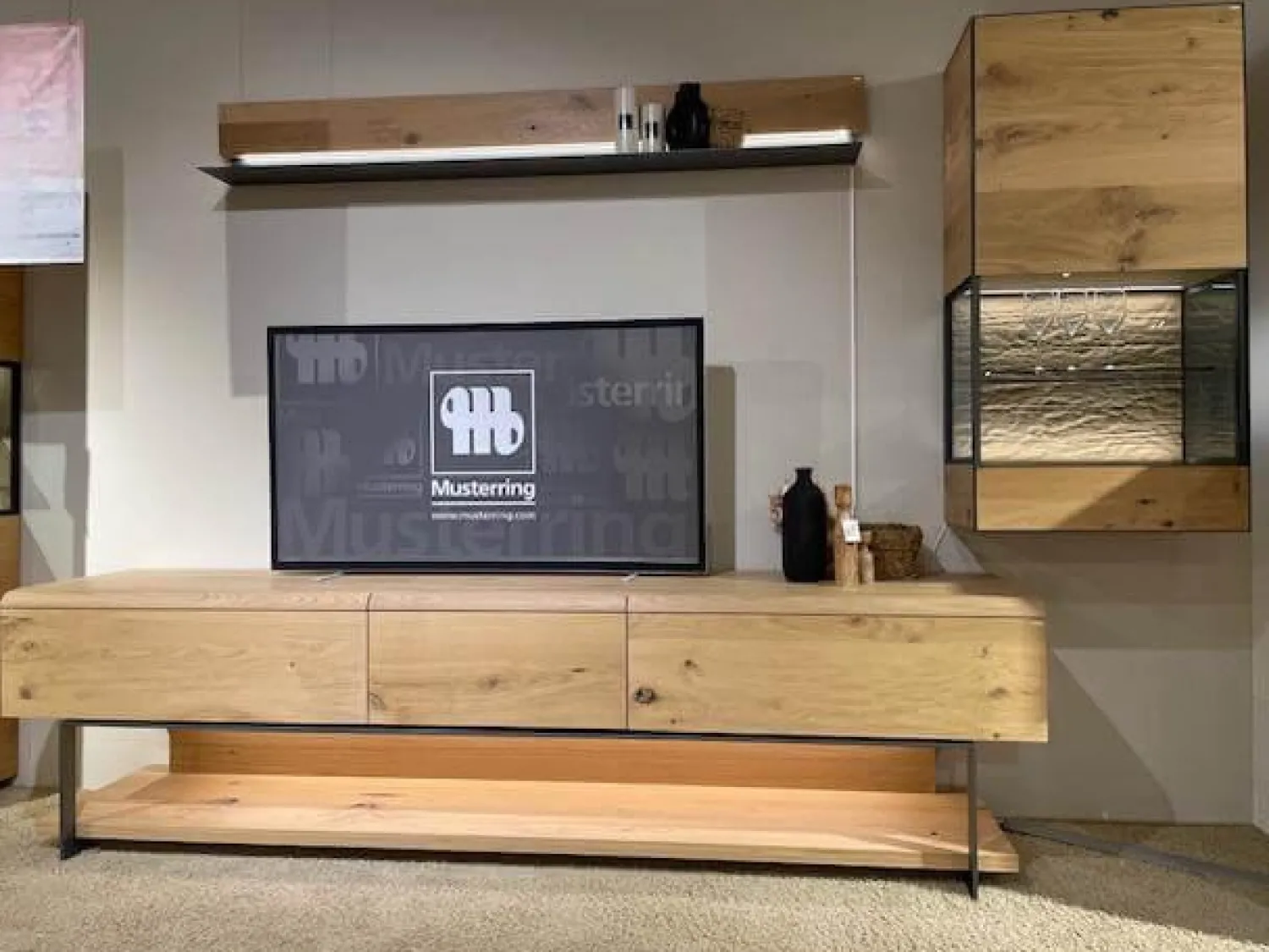 Voglauer Wohnwände & Tv-Lowboards|Wohnwand Vcuben Wildeiche Rustico Schwarz Front Parsolglas Grau Gestell Metallteile Anthrazit