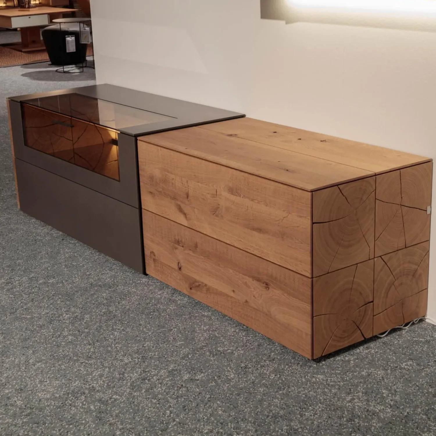 Hartmann Wohnwände & Tv-Lowboards|Wohnwand Vera 7210W Kerneiche Umato Massiv Oberfläche Sägegrau Gebürstet Lackiert Applikation Metall Titan Mit Beleuchtung