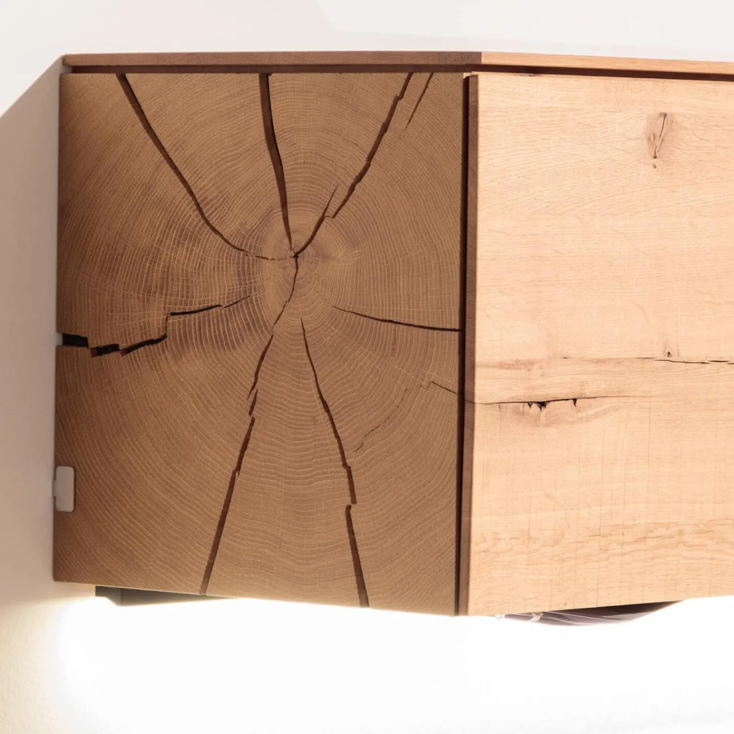 Hartmann Wohnwände & Tv-Lowboards|Wohnwand Vera 7210W Kerneiche Umato Massiv Oberfläche Sägegrau Gebürstet Lackiert Applikation Metall Titan Mit Beleuchtung