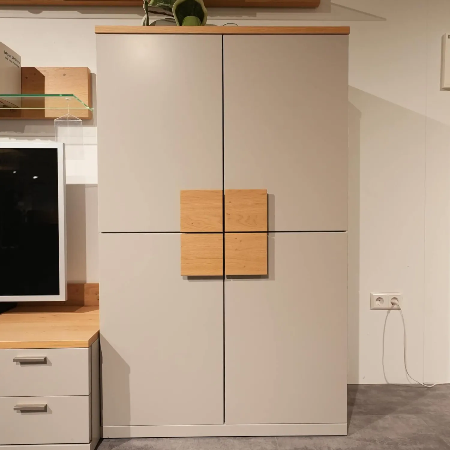 Rietberger Möbelwerke Wohnwände & Tv-Lowboards|Wohnwand Vienna 35 36011 Lack Grau Akzente Asteiche Griffe Edelstahl Inklusive Beleuchtung