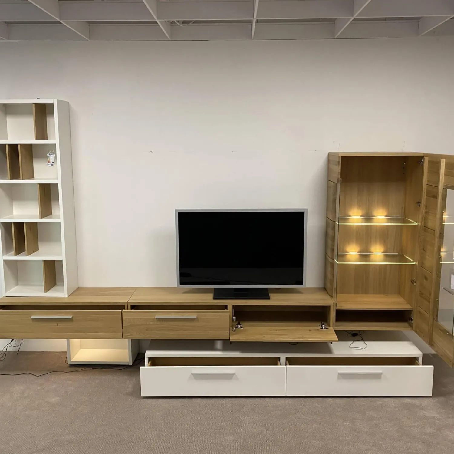 Schröder Franz Wohnwände & Tv-Lowboards|Wohnwand Vivendi Lack Weiß Matt Und Holz Asteiche Mit Glasböden Inklusive Beleuchtung