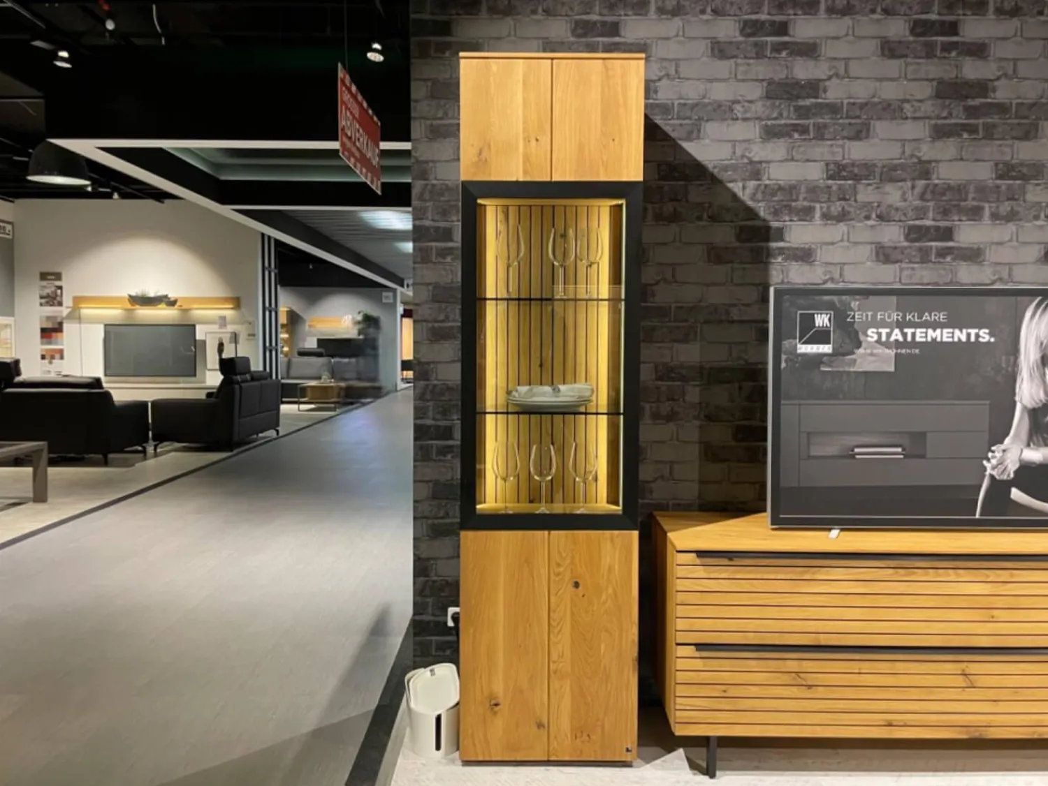 WK Wohnen Wohnwände & Tv-Lowboards|Wohnwand WK 490 Baristo Asteiche Massiv Naturbelassen Geölt Front Rillenoptik Mit LED Beleuchtung