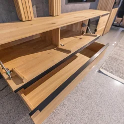 WK Wohnen Wohnwände & Tv-Lowboards|Wohnwand WK 490 Baristo Asteiche Bianco Rillenoptik Glas Anthrazit Inklusive LED Beleuchtung