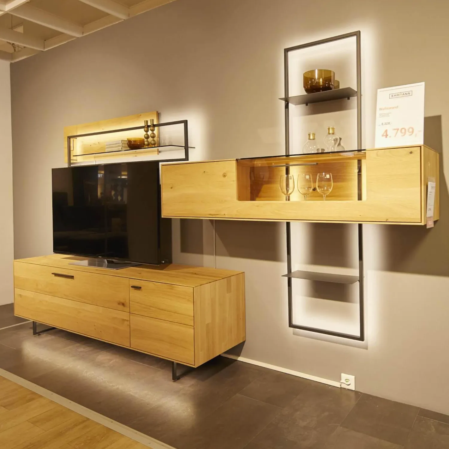 Wöstmann Wohnwände & Tv-Lowboards|Wohnwand WM 1880 Wildeiche Massiv Soft Gebürstet Mit LED-Beleuchtung