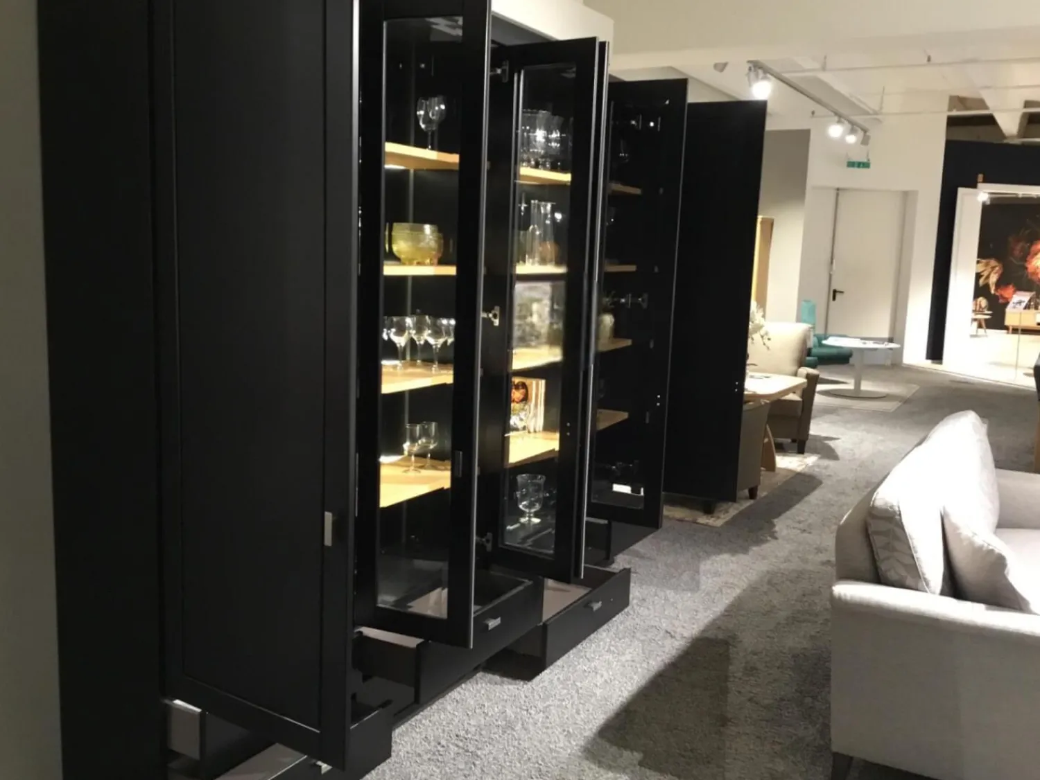 Musterring Wohnwände & Tv-Lowboards|Wohnwandkombination Korsika Vorschlag 52968 Lack Schwarz Einlegeböden Eiche Sand Mit LED Beleuchtung